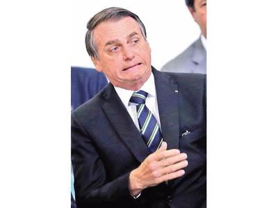 Bolsonaro dice que periodista podría ir preso en caso de chats filtrados
