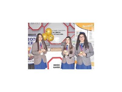 Proyecto científico de tres estudiantes a ferias mundiales
