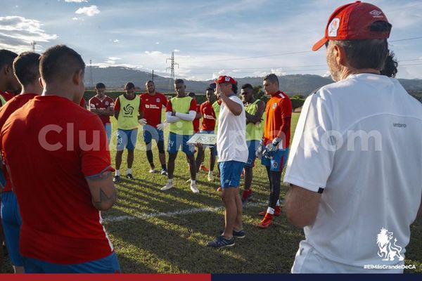 Troglio debuta con triunfo en Olimpia - Fútbol - ABC Color