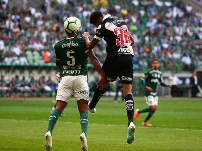 Palmeiras dejó la punta expuesta