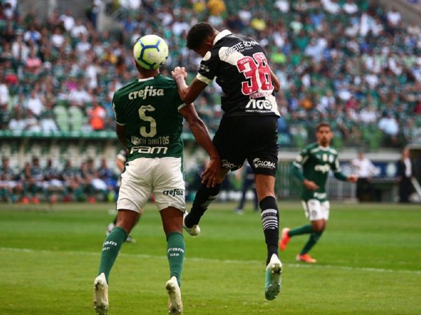 Palmeiras dejó la punta expuesta