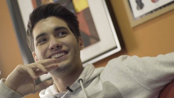 HOY / Un cantante en ascenso: Acho Laterza elige un estilo "versatil" en el mundo de la música