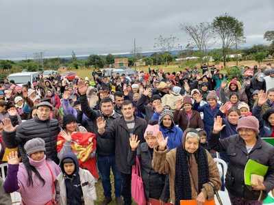 Más de 130 familias de San Pedro firmaron contrato de compraventa de lotes con Tekoha | .::Agencia IP::.
