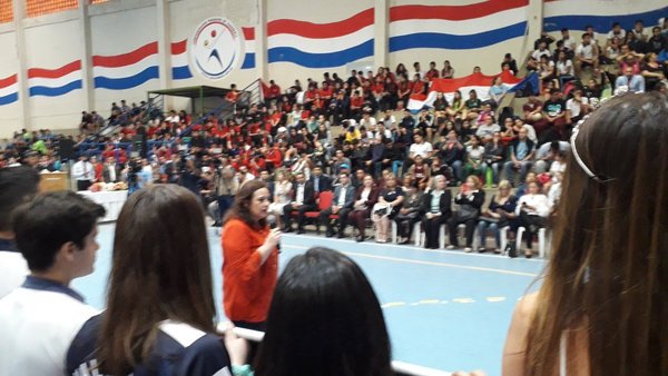 Ministra de deportes justifica decisión del Gobierno