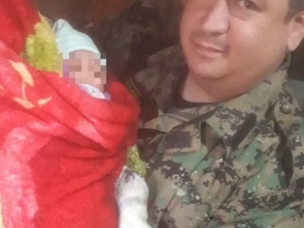 Mujer que tenía al bebé dijo que la propia mamá lo entregó