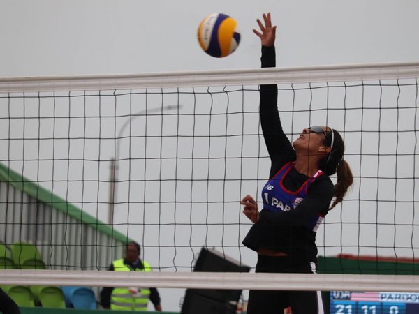 Empate en fútbol femenino y derrota en vóley de playa