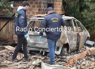 Incendio aparentemente provocado consume vivienda  y automóvil