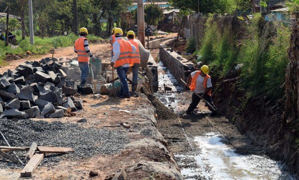 CDE tiene G. 7 mil millones de royalties para obras