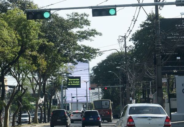 Los semáforos no están sincronizados en avenida - Locales - ABC Color