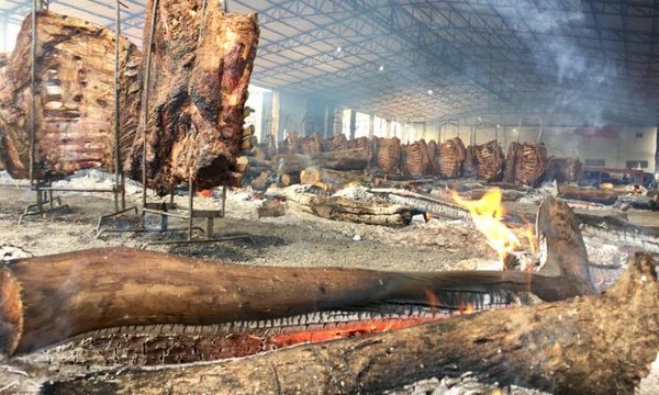 Exitosa fiesta de la costilla en Naranjal
