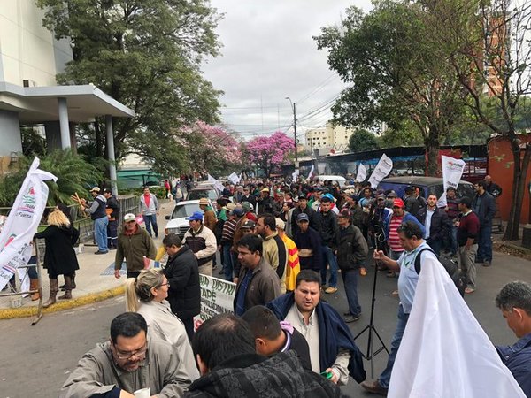 SITRANDE inicia protesta y pide "cambio de actores" - La Unión