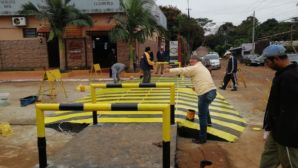 Vecinos inauguran puente