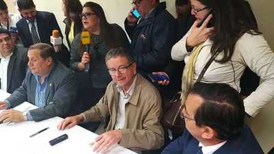 Multibancada exige destitución de responsables de acta secreta - ADN Paraguayo