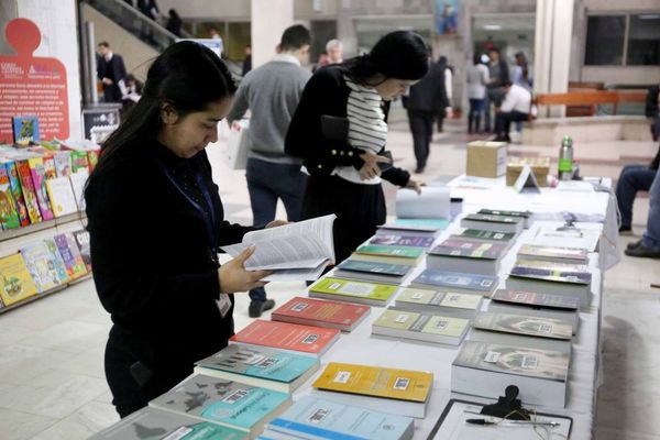 Se lleva a cabo feria de libros jurídicos