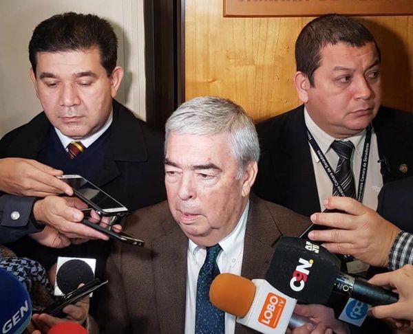Presidente de ANDE y embajador también ponen sus cargos a disposición