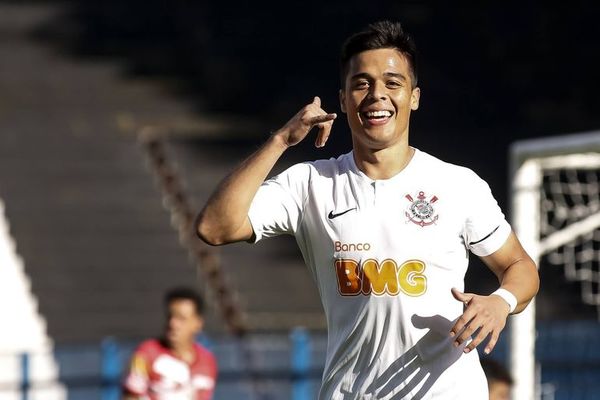 Sandoval sigue rompiendo redes en Brasil - Fútbol - ABC Color