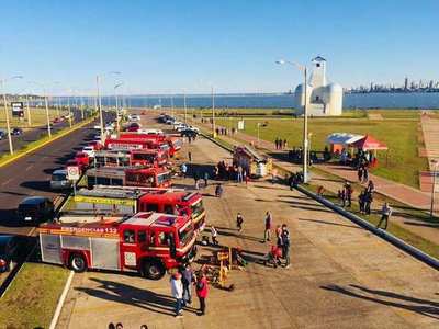 EXITOSA PARADA BOMBERIL SE DESARROLLÓ EN ENCARNACIÓN