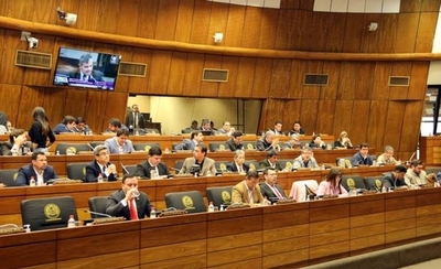 HOY / Pacto entreguista: investigarán  si fue por 'propinas' o torpeza  de ministros y altos funcionarios