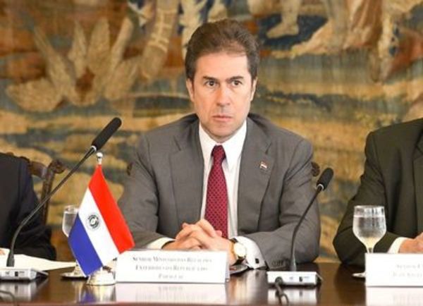 Piden a Castiglioni no retomar su banca antes de culminar investigación de la comisión bicameral - ADN Paraguayo