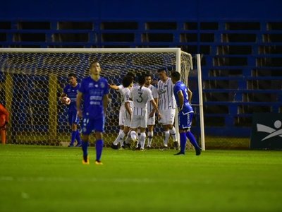 El Guma gana y se mantiene arriba