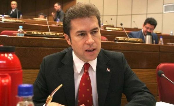HOY / Piden a Castiglioni que no asuma aún su banca hasta que definan su papel en acta secreta