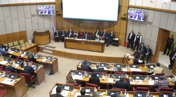 Senado rechaza acta secreta y pide transparencia a Abdo en toda negociación con Brasil