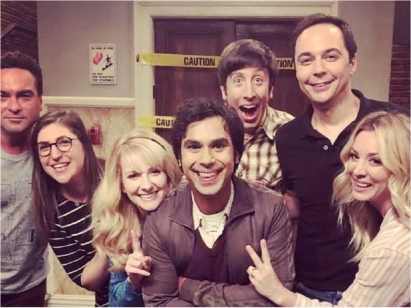 Kaley Cuoco revela por qué no habla con ex compañeros