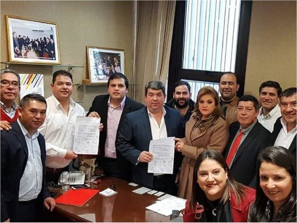 Autoridades del Guairá rechazan posible juicio político contra Mario Abdo