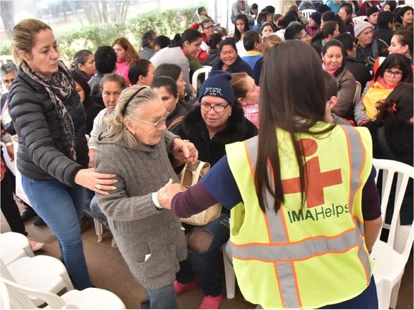 Van con  esperanza de volver a  caminar con prótesis que dan norteamericanos