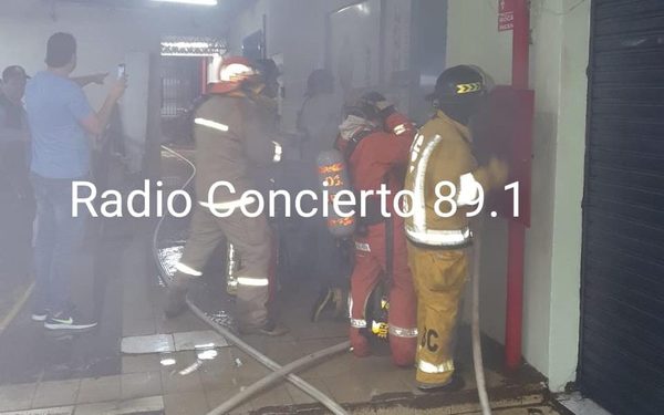 Incendio en depósito de CDE en plena madrugada