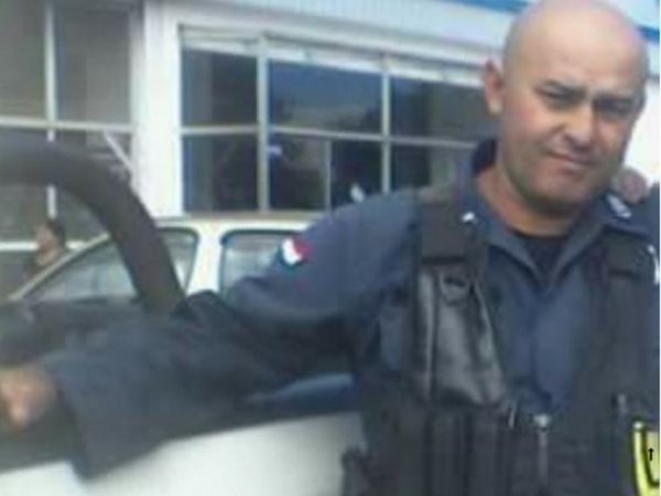 Policía ebrio detenido por disparar al aire
