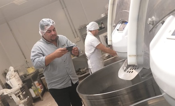 En comuna de Franco habrían negociado para no multar a súper que vendió galletitas agusanadas