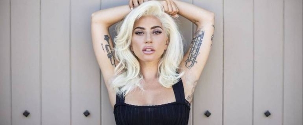 HOY / Lady Gaga besa en público a ingeniero y despeja rumores de su "amorío" con Bradley Cooper