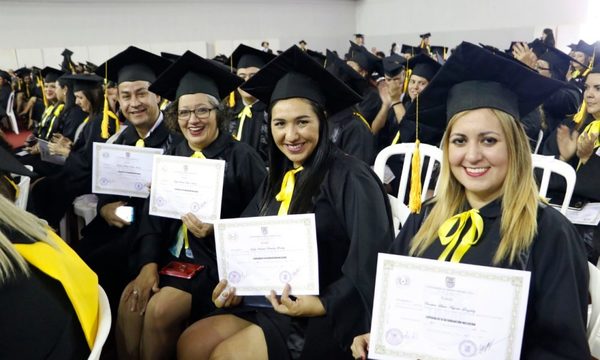 MEC unifica y simplifica trámites de títulos de educación superior