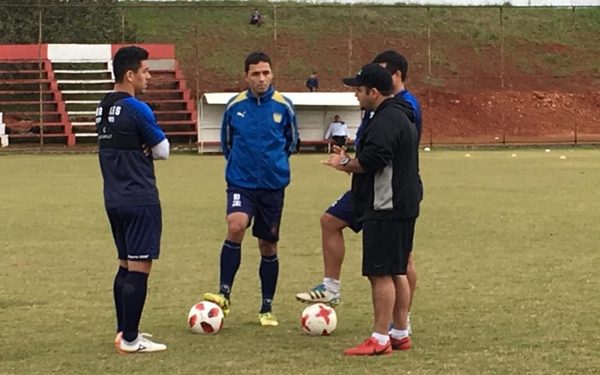 Jugadores de 3 Corrales no entrenan por falta de pago