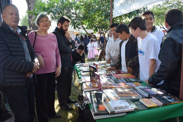 Joven insta a dar más importancia a la lectura en Paraguarí - Nacionales - ABC Color