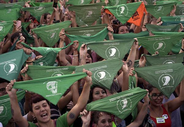 Lanzan plataforma por legalización del aborto en Argentina en año electoral » Ñanduti
