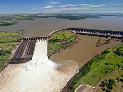 Itaipú: Brasil no quiere ceder y mañana analiza la crisis