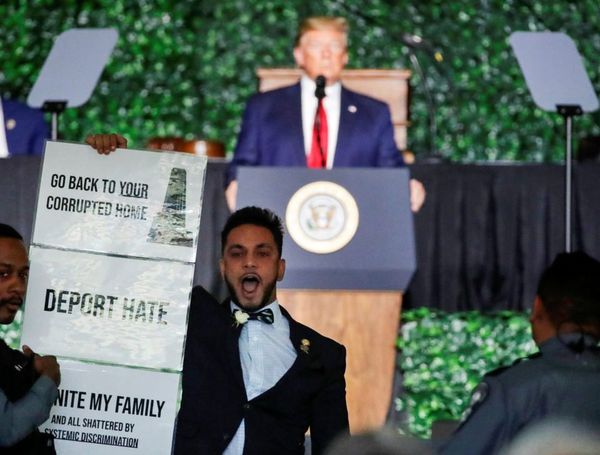 Boicotean discurso de Trump con acusaciones de racismo