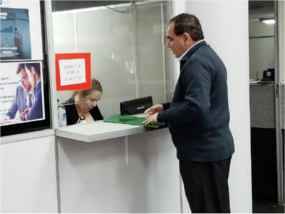 Directores denunciaron al MEC por plan de costosas laptops