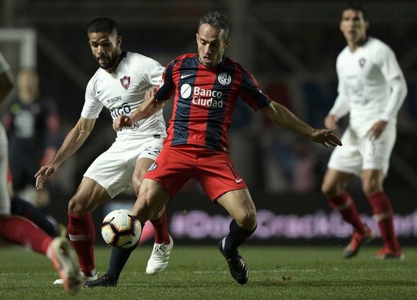 El Ciclón y su gente, por el pase a cuartos - Fútbol - ABC Color