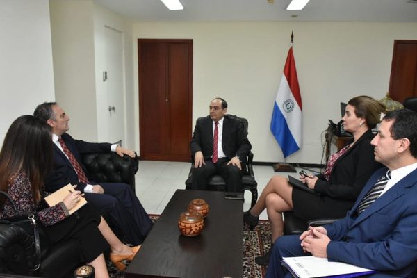 Canciller se reunió con el embajador