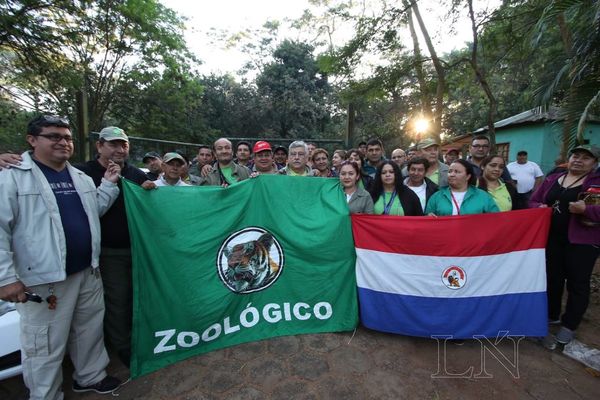 Funcionarios del Jardín Botánico bloquean acceso al lugar