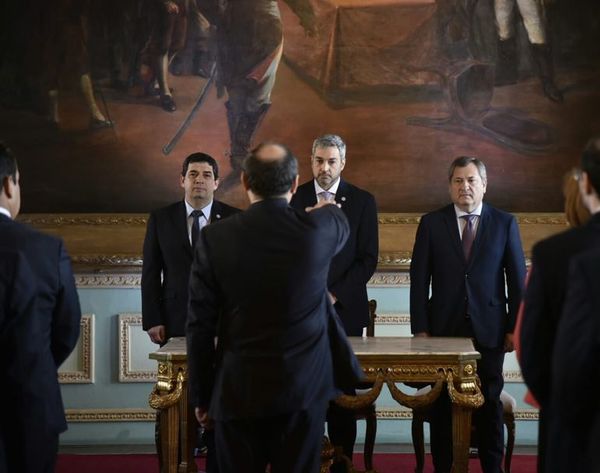 Entreguismo en Itaipú: en medio de crisis, asume nuevo canciller - Nacionales - ABC Color