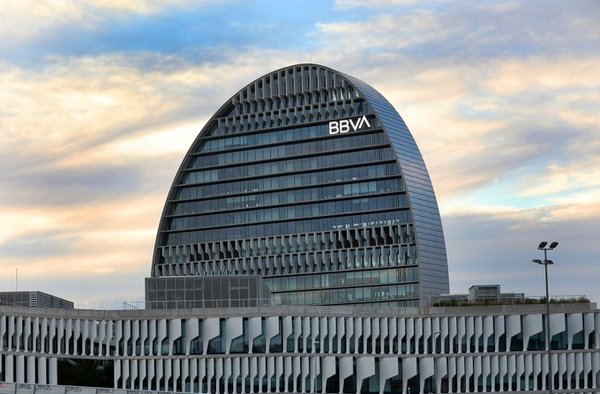 BBVA gana 2.442 millones de euros en el primer semestre, el 3,7% menos