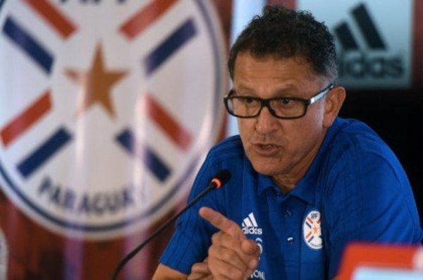 La dura suspensión al exDT albirrojo Juan Carlos Osorio