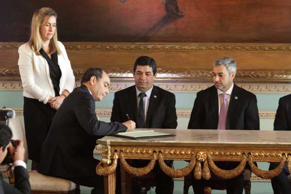 Antonio Rivas Palacios jura como nuevo Canciller Nacional - .::RADIO NACIONAL::.