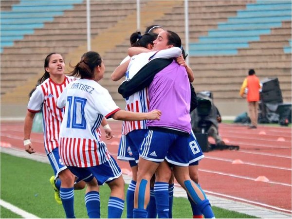 La Albirroja femenina logra un triunfazo en Lima