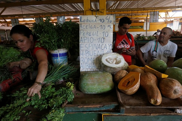 Cuba impone plan de control de precios en plena crisis