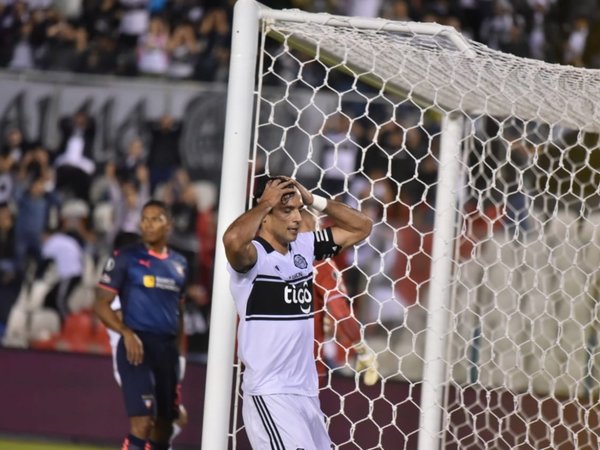 Olimpia arrastra 6 años negros en el campo internacional